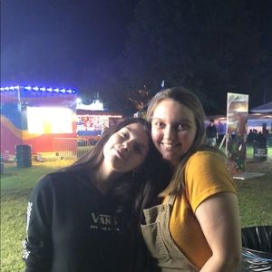 Meet your Posher, Abigail